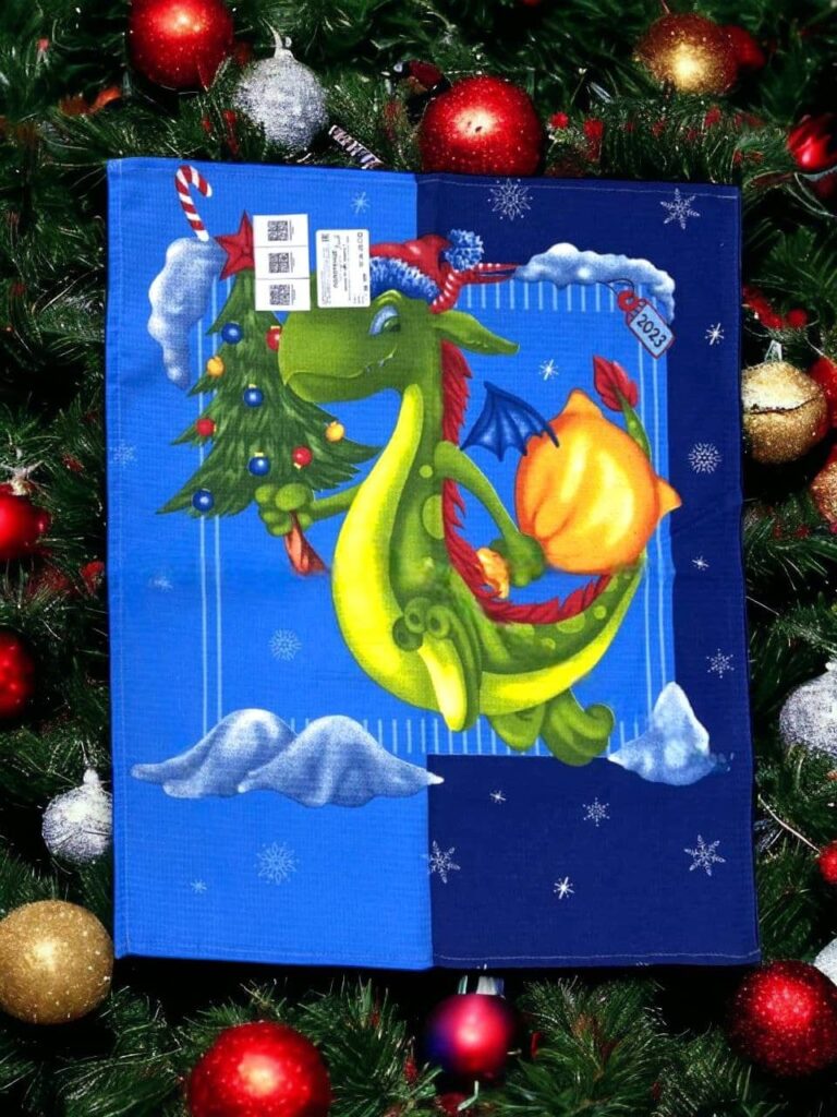 Новогоднее полотенце с зелёным драконом