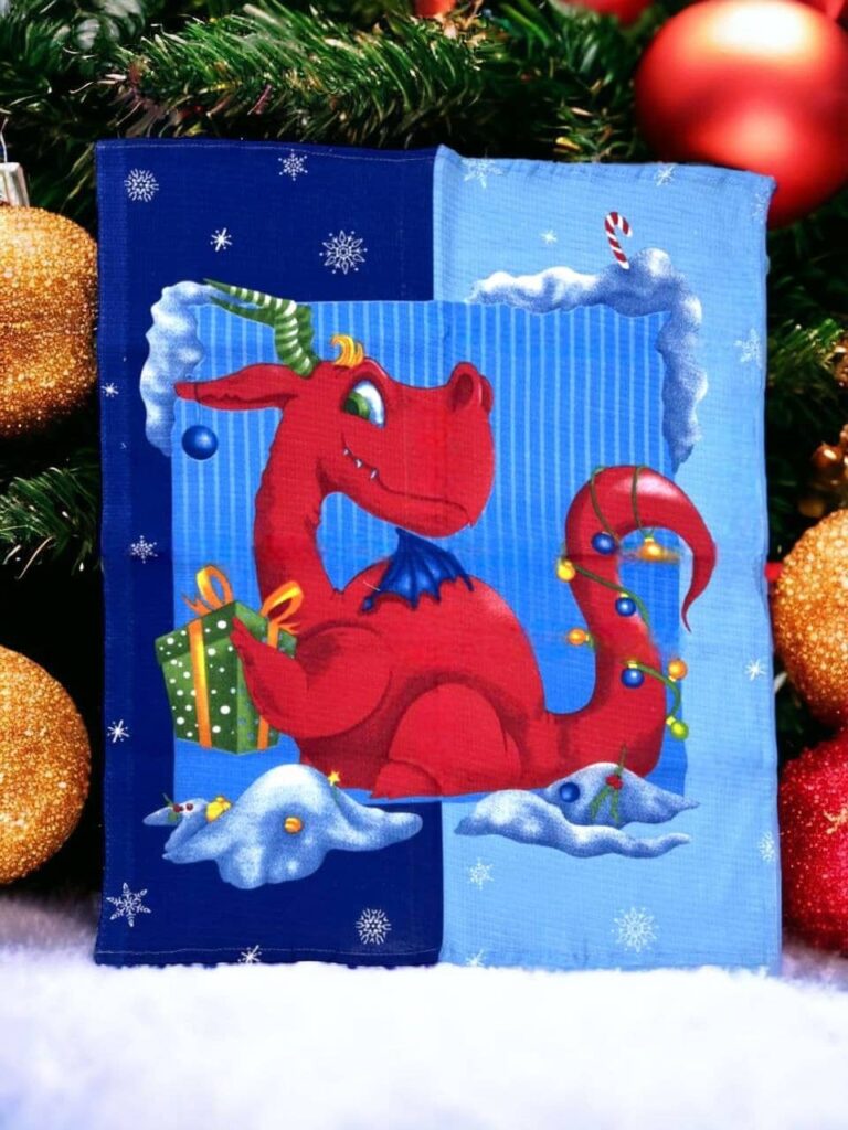Новогоднее полотенце с красным драконом